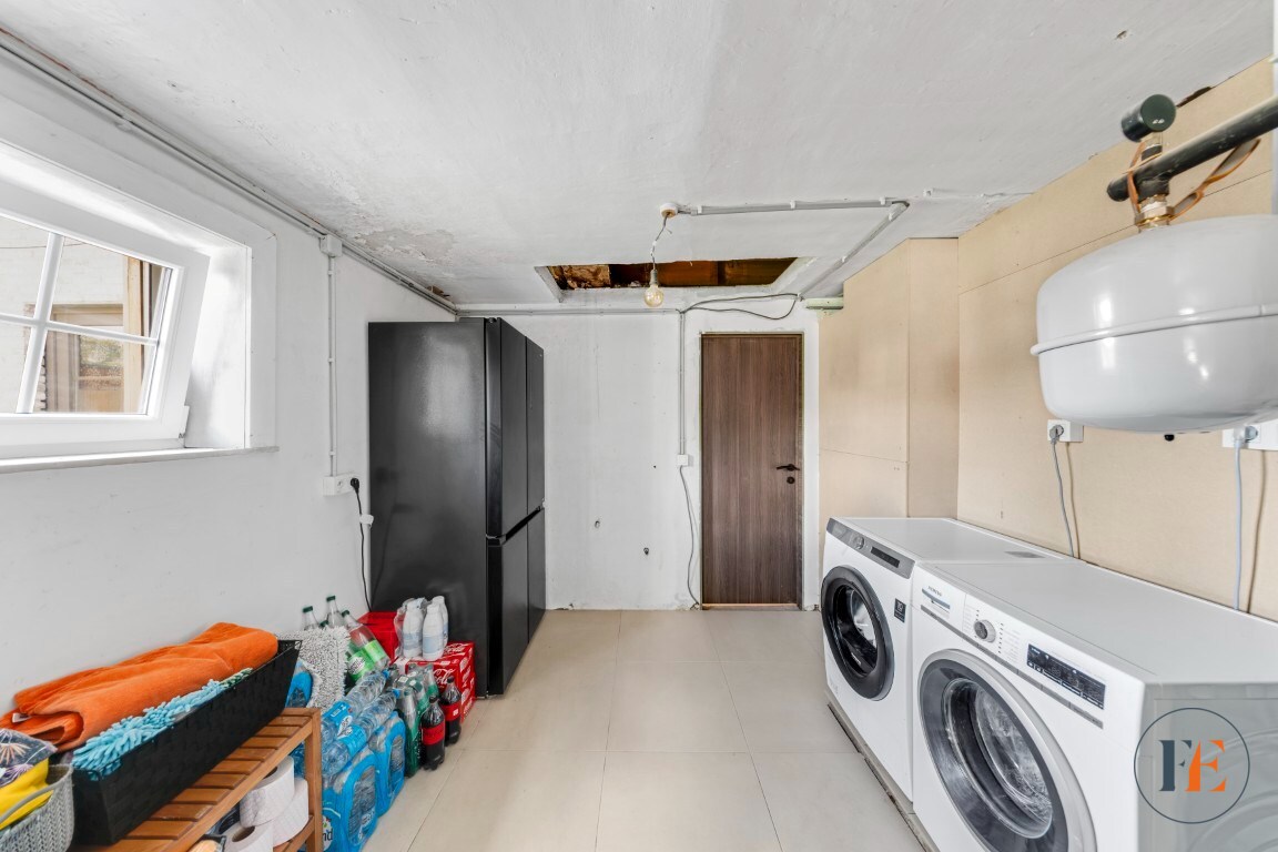 Ruime halfopen gezinswoning met 3 slaapkamers, en mogelijke co-housing 