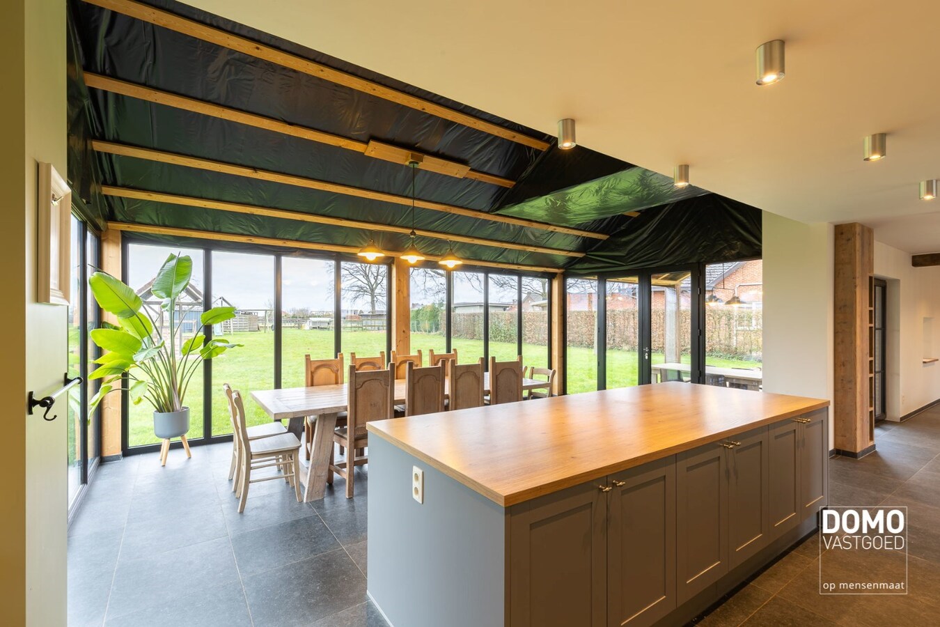 Prachtige gerenoveerde Hoeve met knap groen uitzicht in Herk-de-Stad 