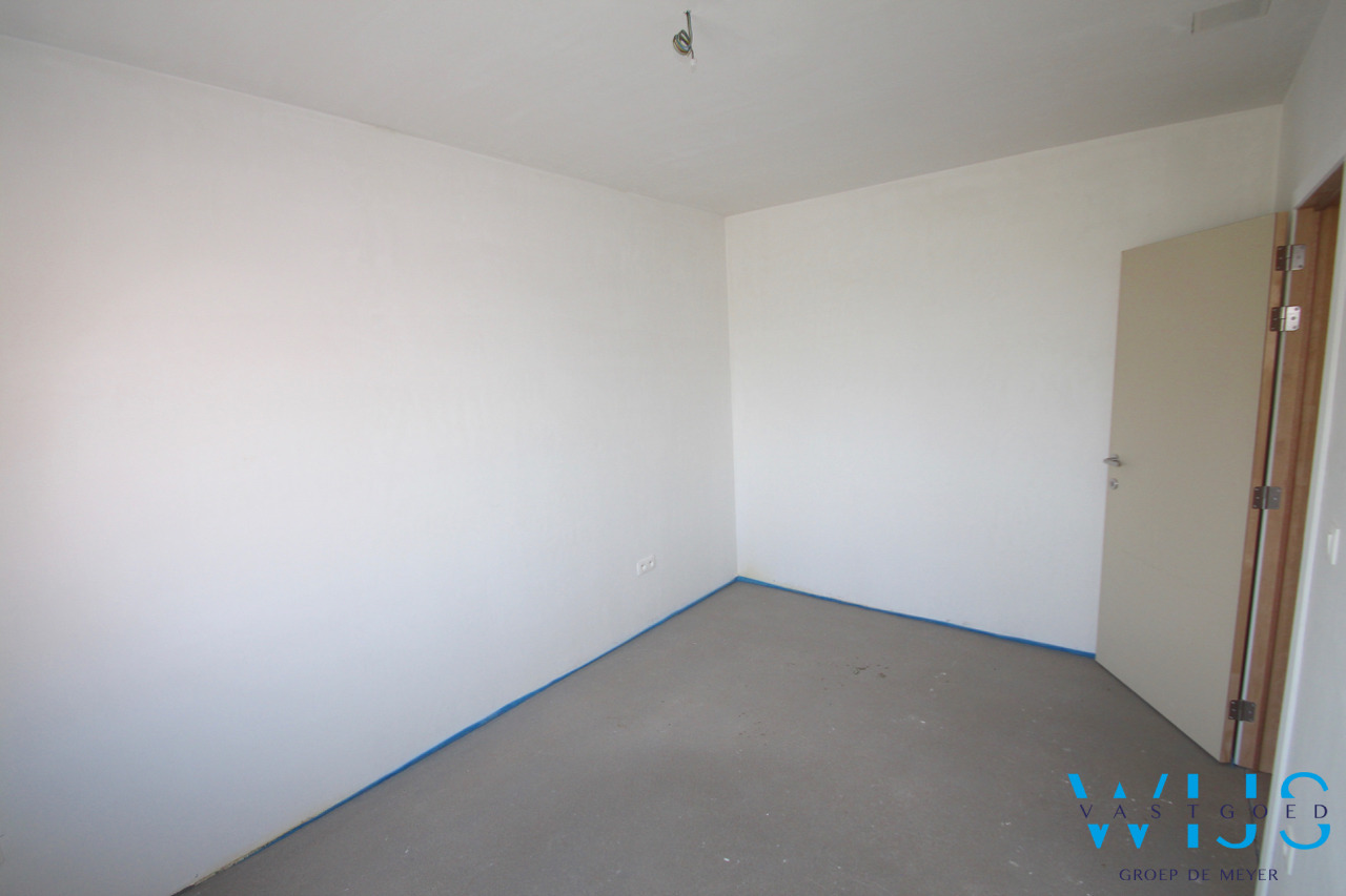 Compleet van A tot Z vernieuwd woonhuis te KLUIZEN /WIPPELGEM 