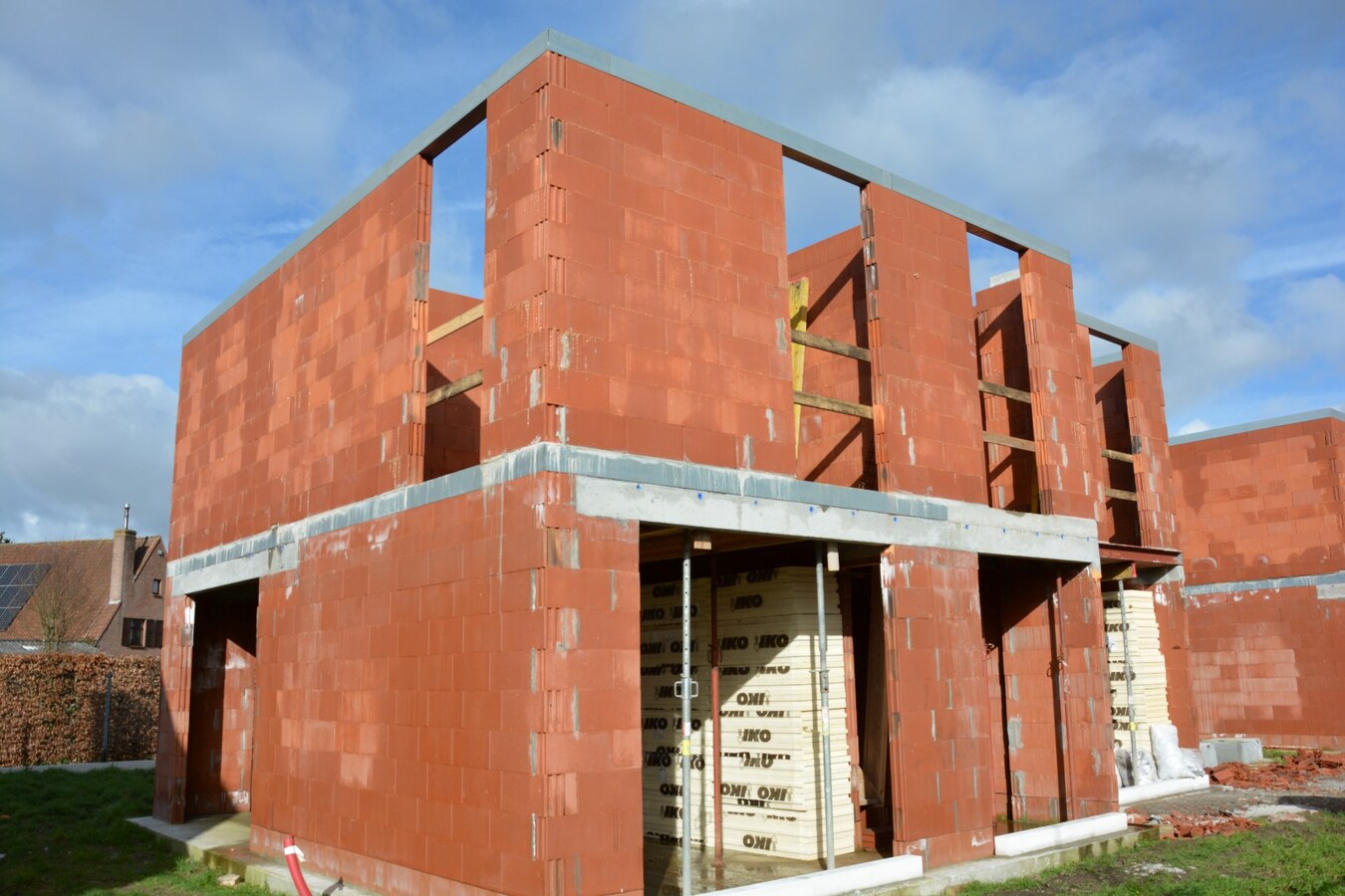 Nieuwbouwwoning op 416 m² – volledig naar eigen smaak af te werken 