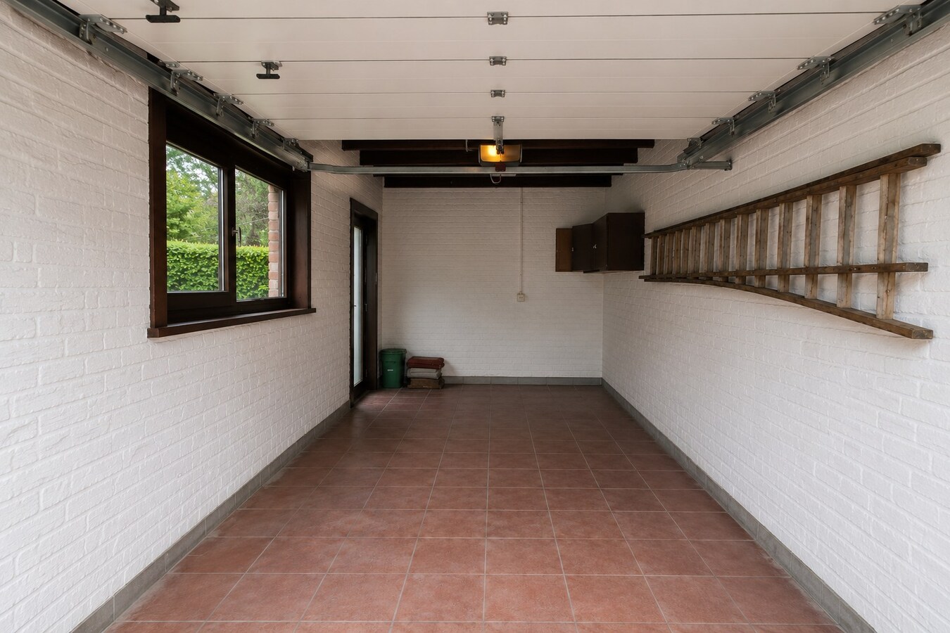 Karaktervolle open bebouwing met 6 kamers op 538 m² – unieke renovatiekans op topligging vlakbij station en centrum van Sint-Niklaas 