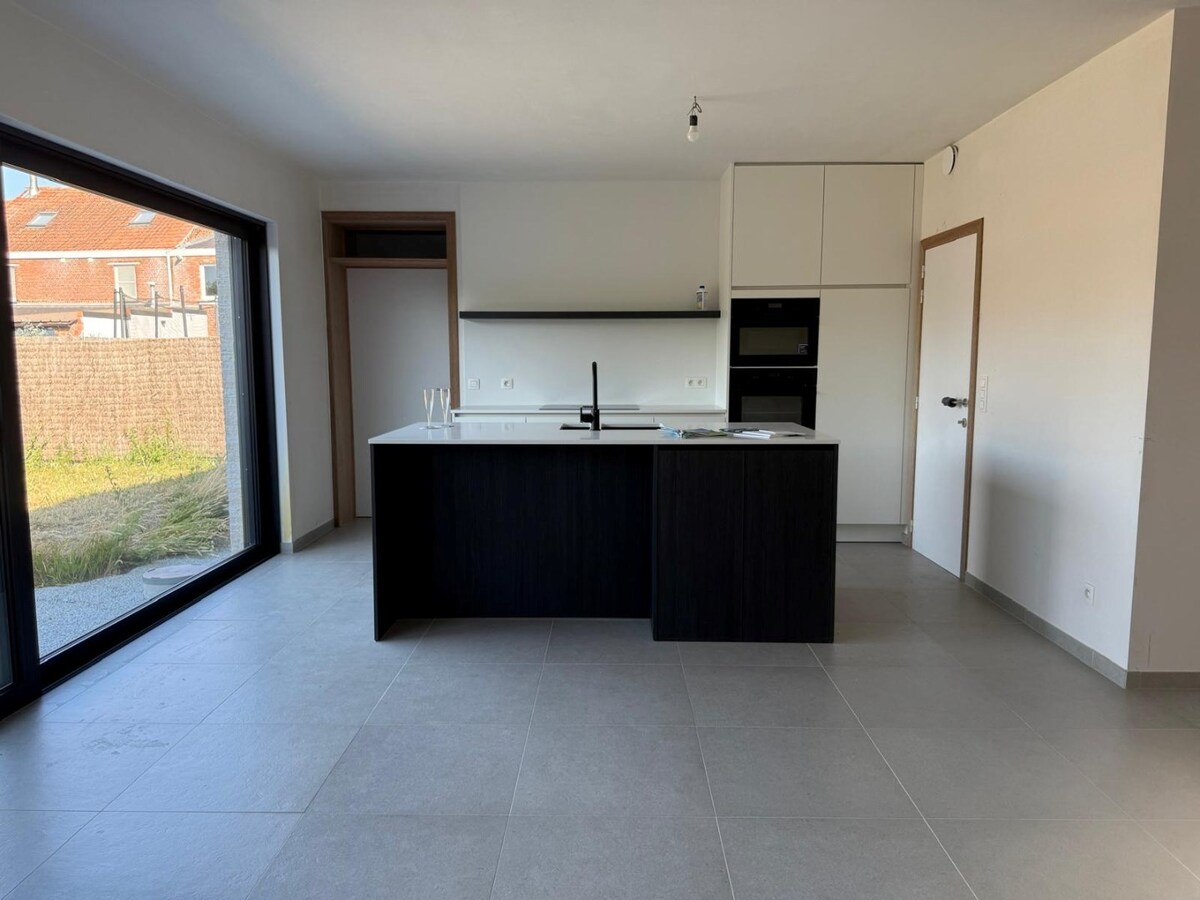 Instapklare nieuwe woning in een rustige woonwijk 