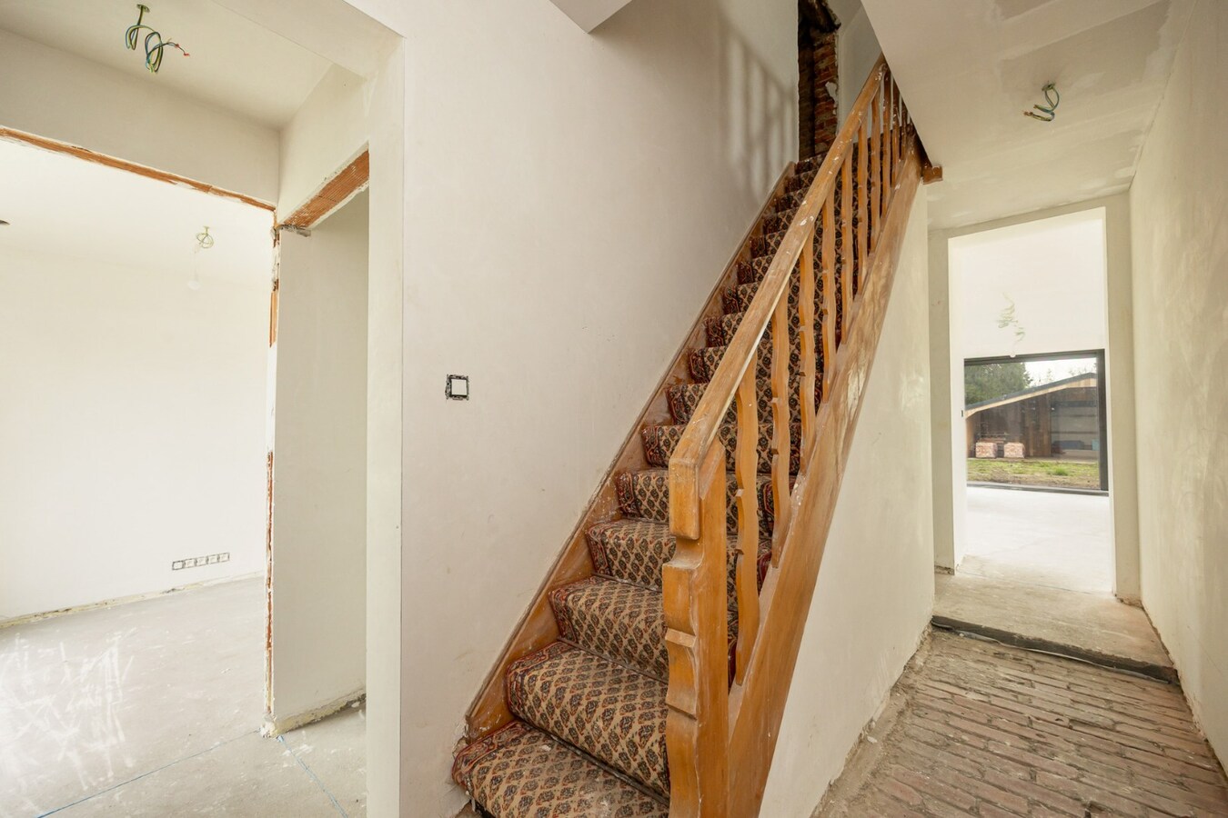 Vernieuwbouwwoning met ruim nieuwbouwmagazijn van 155 m² 