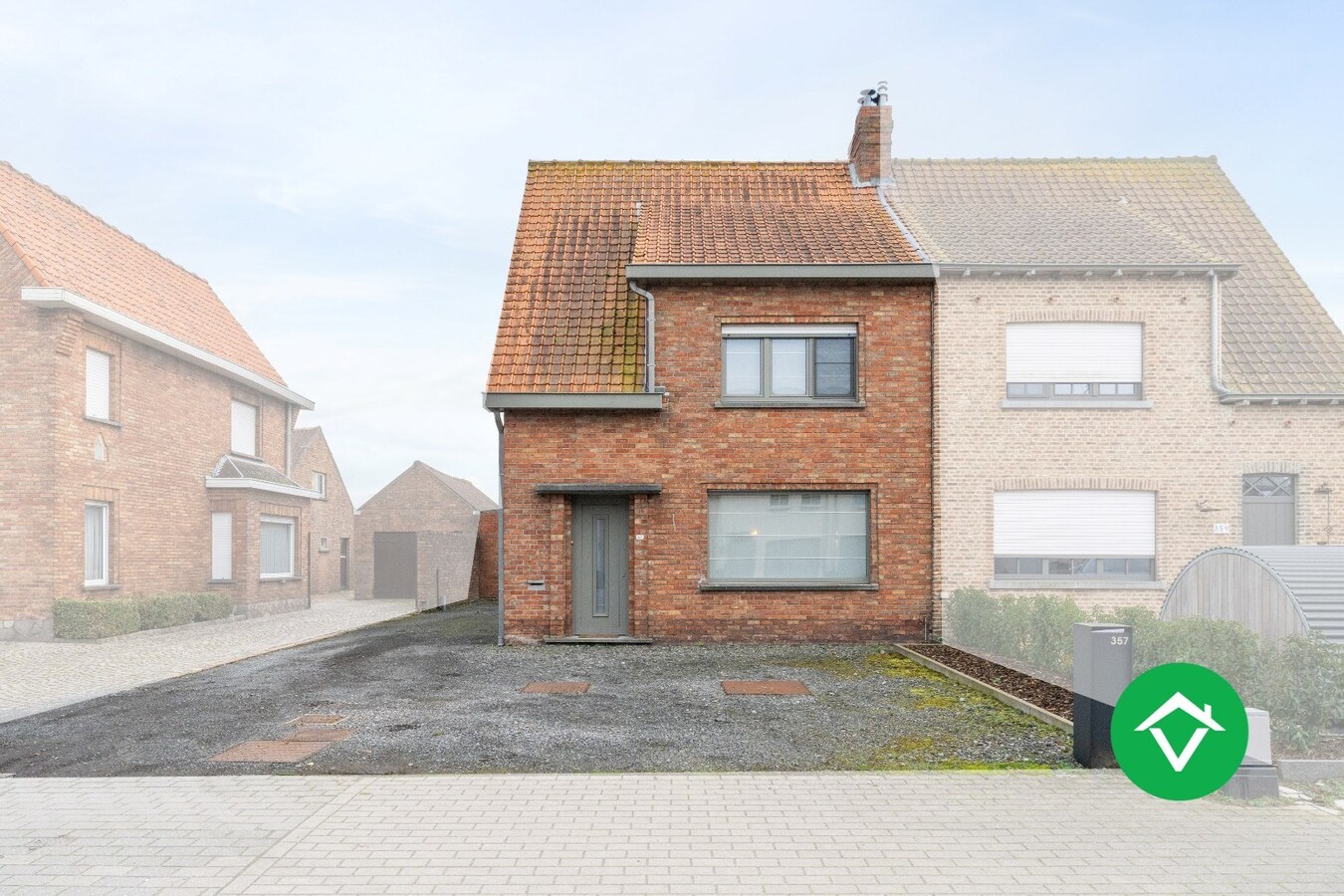 Instapklare woning met 2 slaapkamers en zicht op de groene velden te Eernegem 