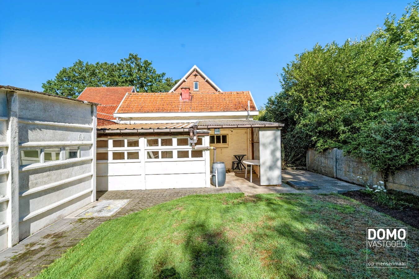 Zeer goed onderhouden woning op 9 are met potentieel 