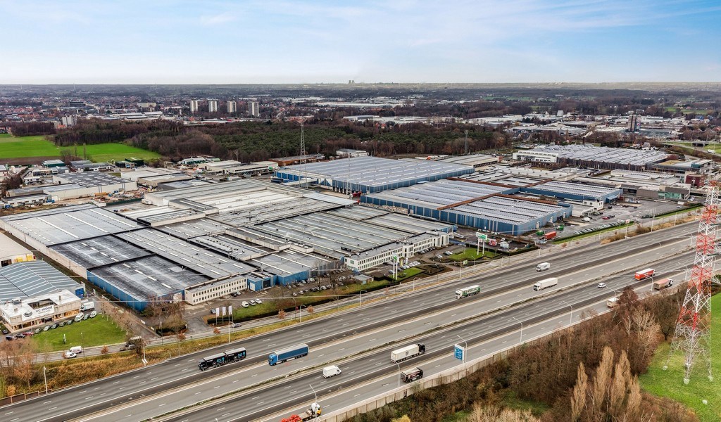 Magazijnen te huur vlakbij afrit E17 in Sint-Niklaas