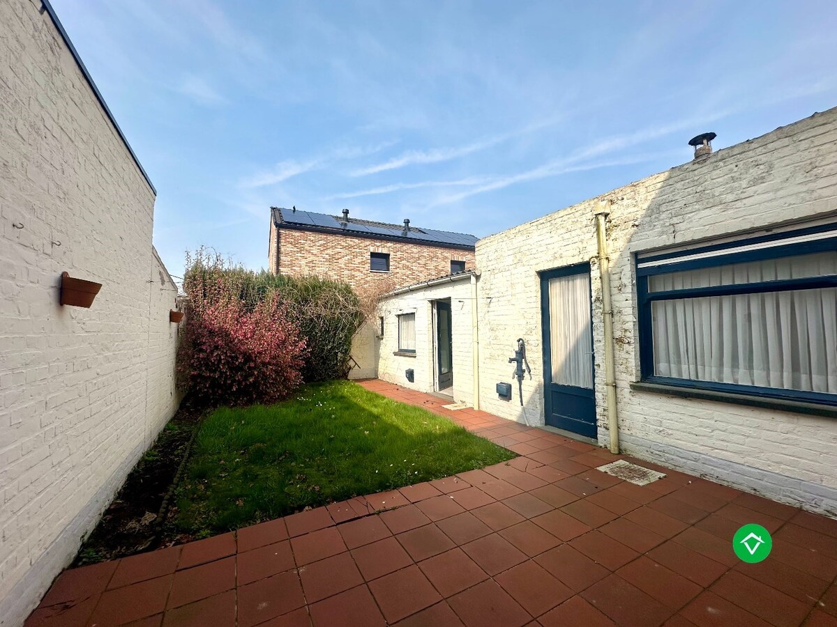 Charmante woning gelegen op een boogscheut van het centrum van Eernegem 