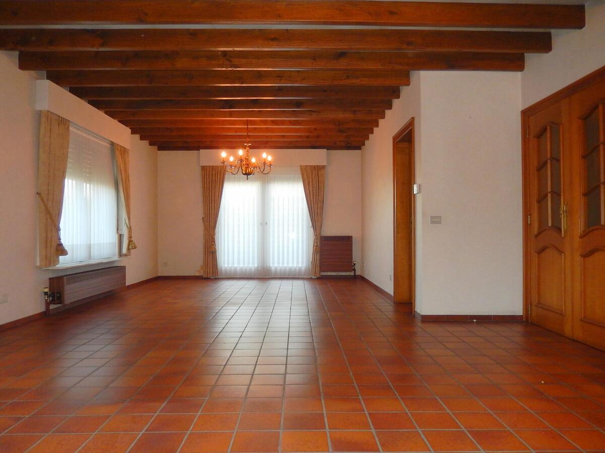 Bungalow met 3 slaapkamers en een zonnige tuin 