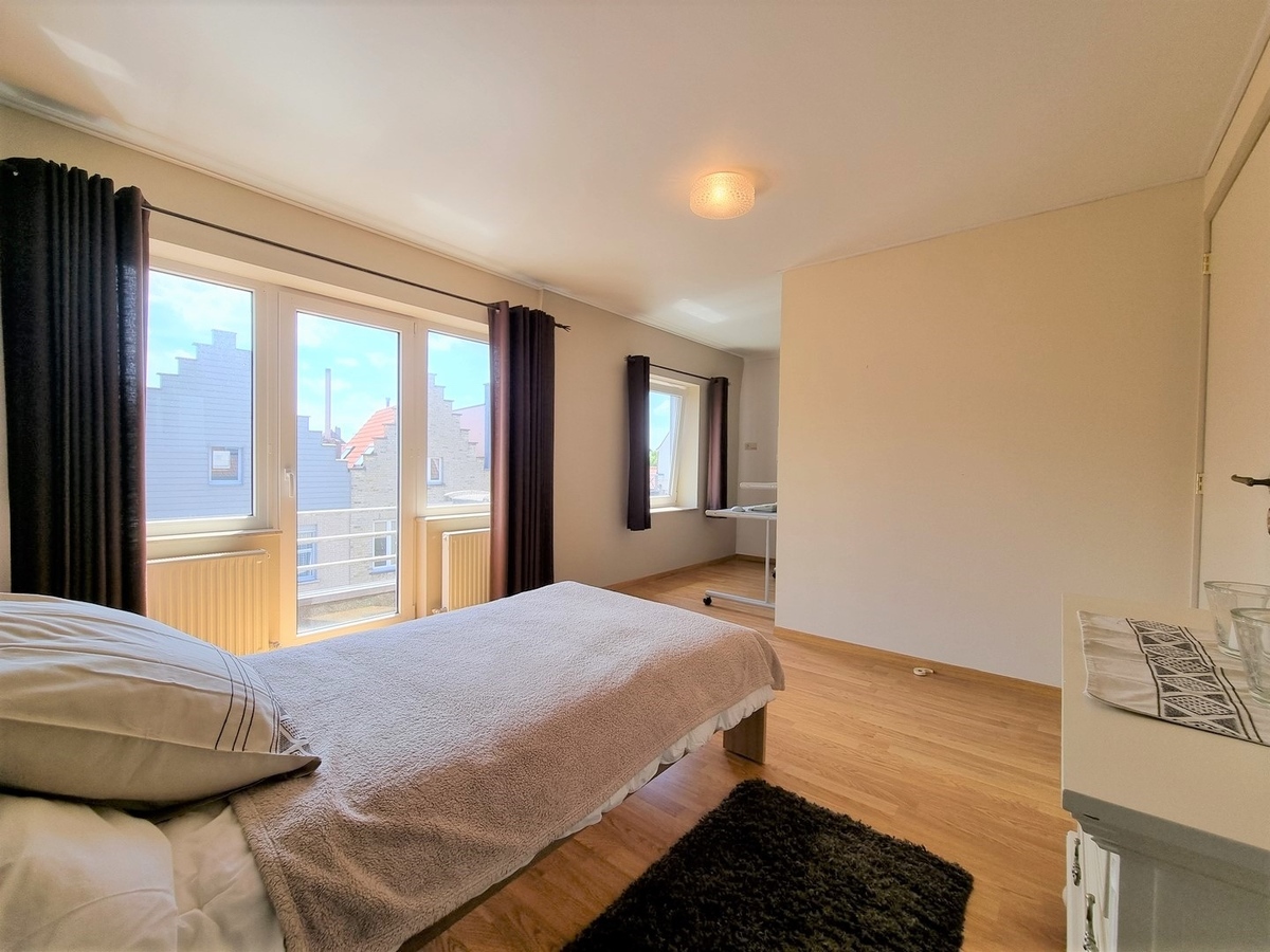 Centraal gelegen woning met grote garage en atelier - Zeebrugge 