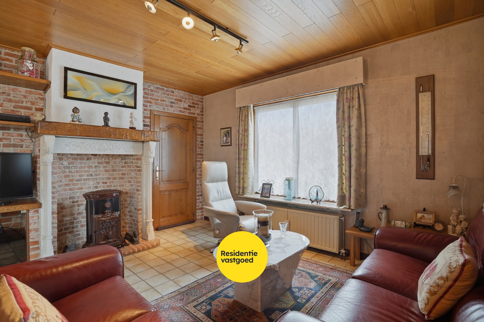 Alleenstaande bungalow met garage en tuin  op 684 m² 