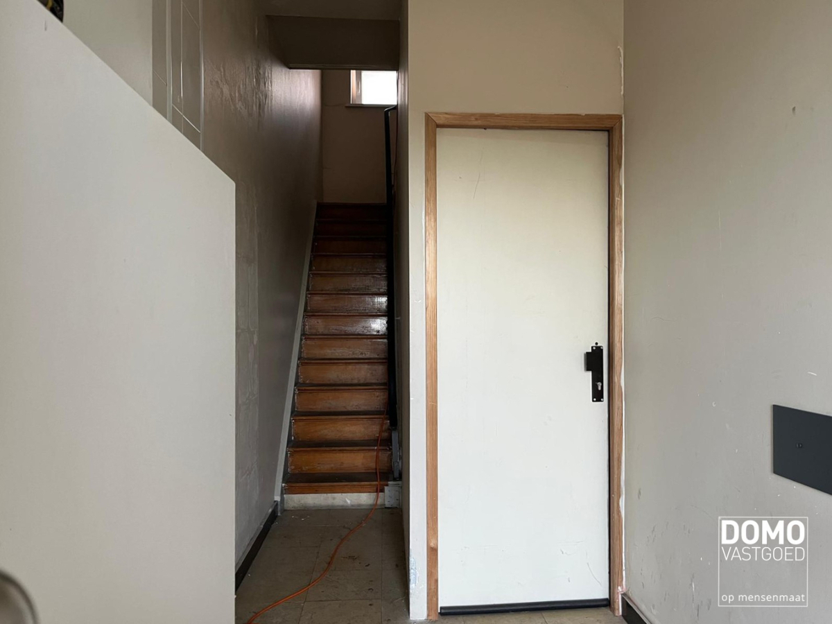 OPBRENGSTENEIGENDOM MET 2 APPARTEMENTEN EN 1 DUPLEXSTUDIO TE HASSELT 