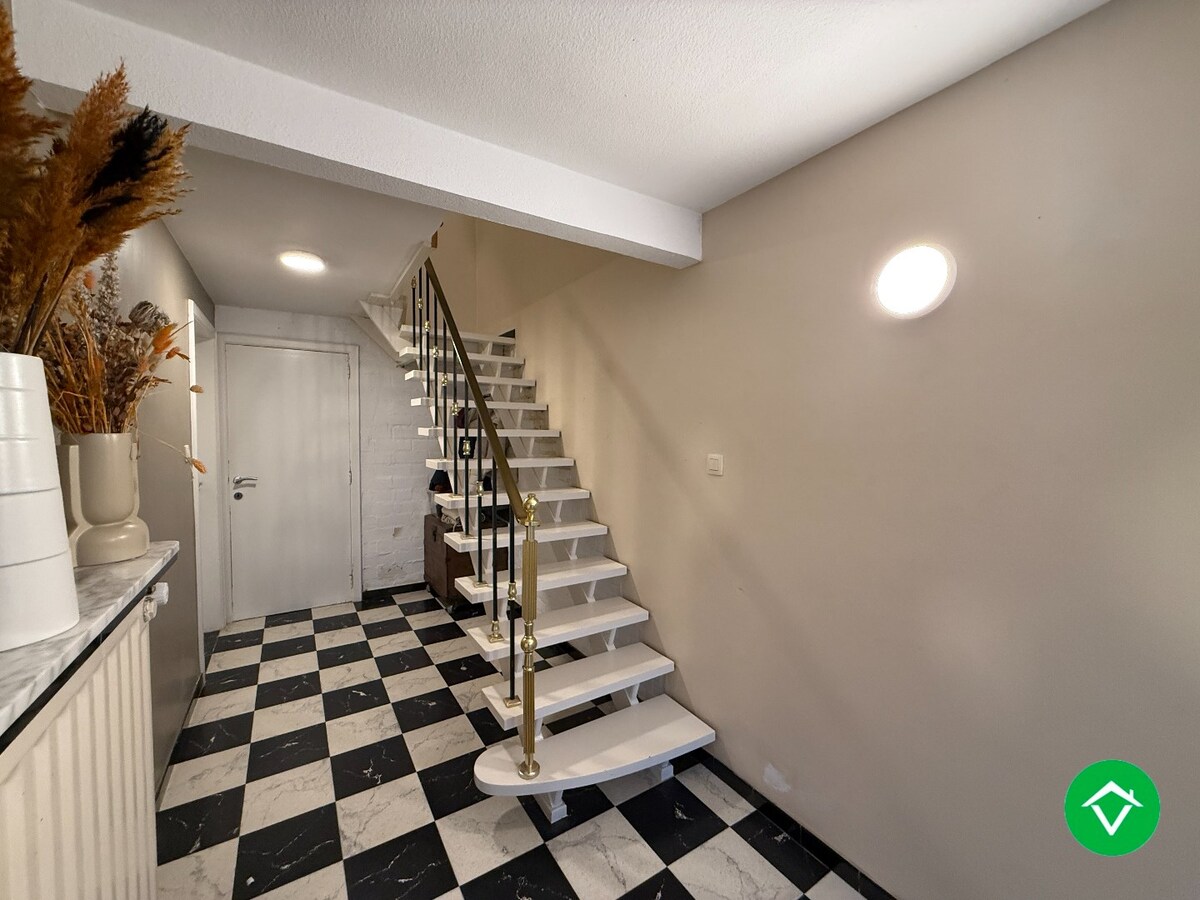 Ruime bel-étagewoning met 3 slaapkamers, garage en tuin 