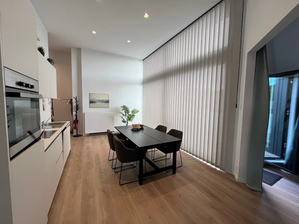 Hoogwaardig dakappartement met terras. 