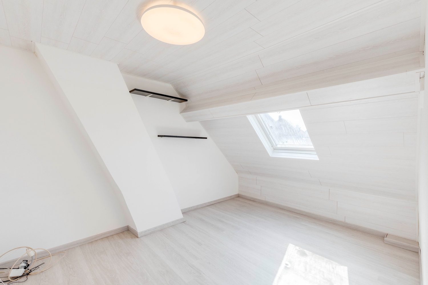 Centraal gelegen op te frissen gezinswoning gelegen op fietsafstand van het centrum van Zulte 