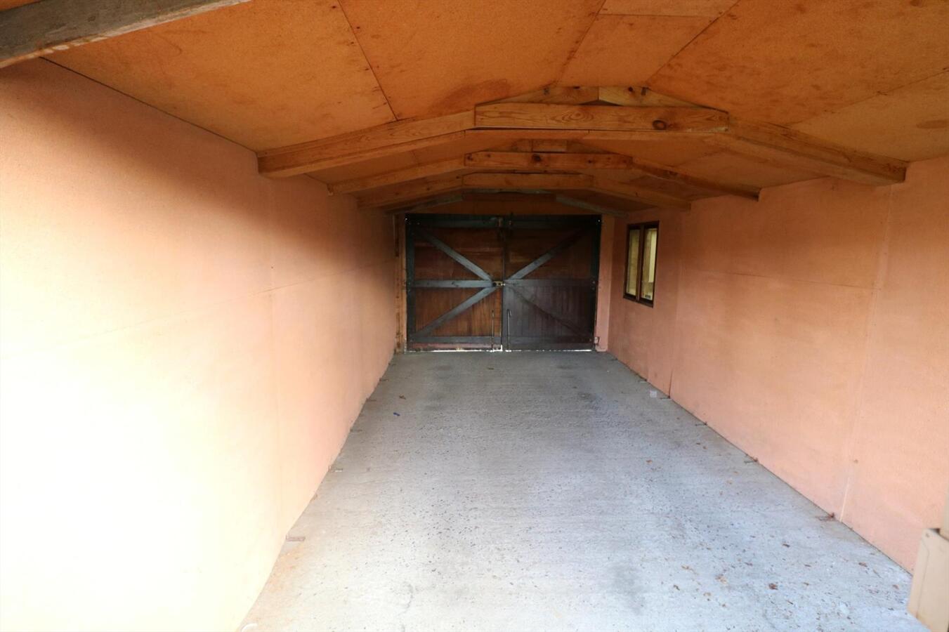 Rustig gelegen woning met 4 slaapkamers en tuin te Koekelare 