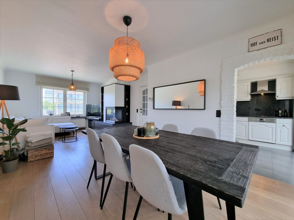 Magnifiek gelegen gezinswoning met garage &amp; oprit te Heist 