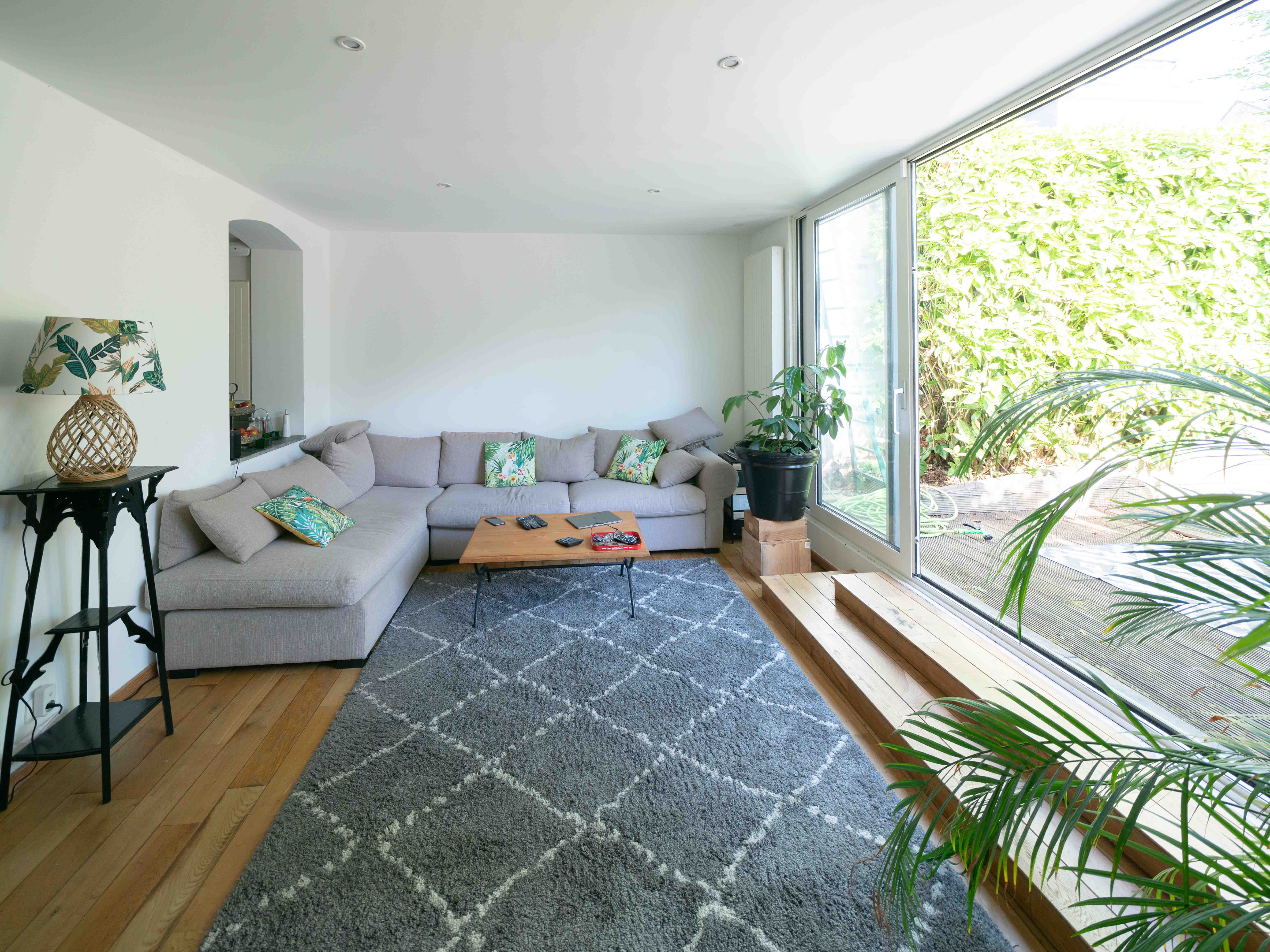 Zeer charmante eengezinswoning + projectgrond voor 2 app. 