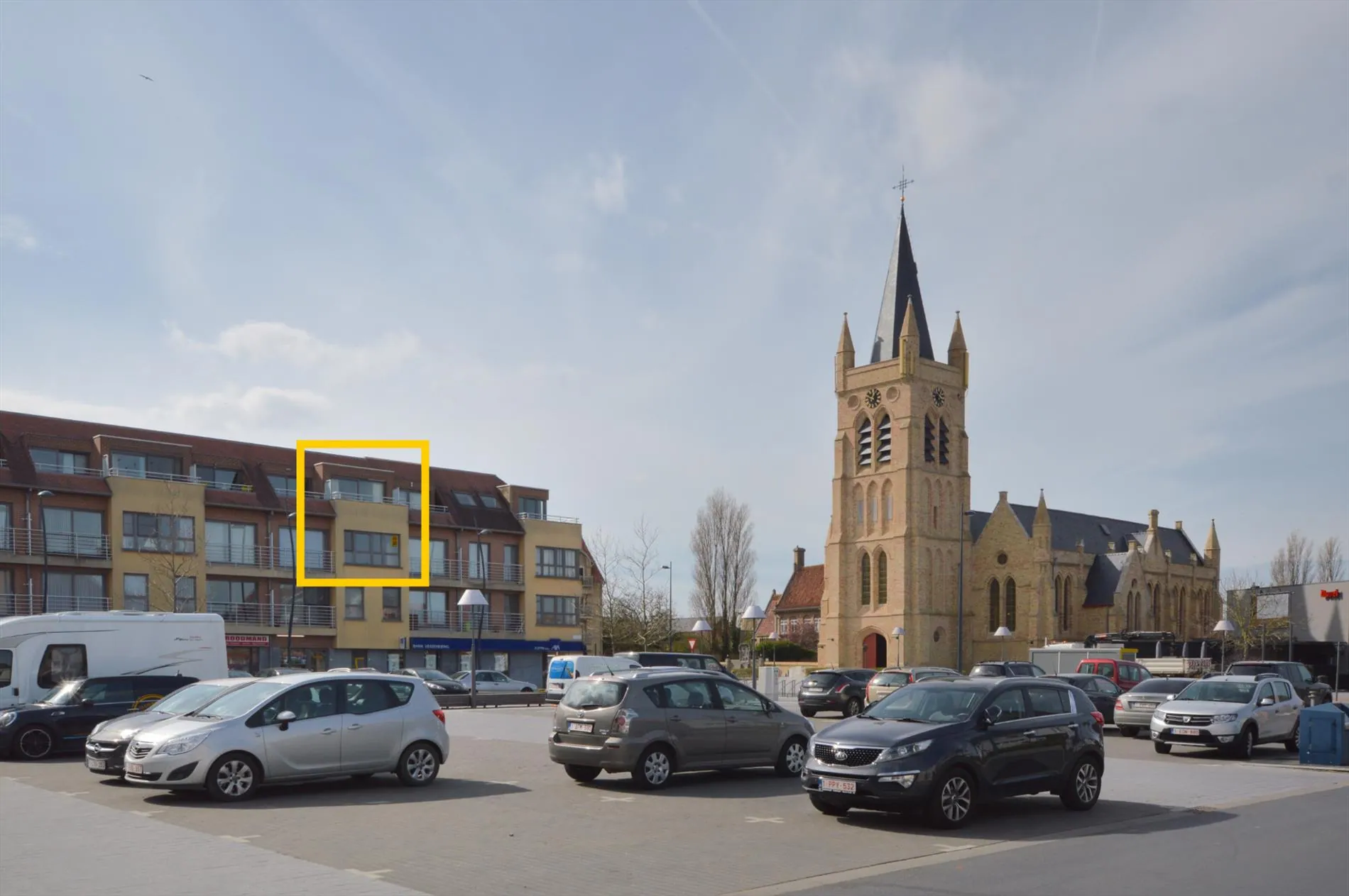 Centraal gelegen duplex appartement te Westende