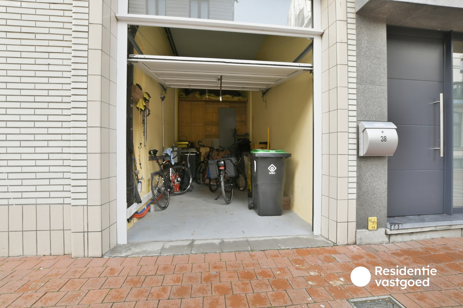 Ruim Drieslaapkamerappartement met Groot Terras in het Centrum van Blankenberge 