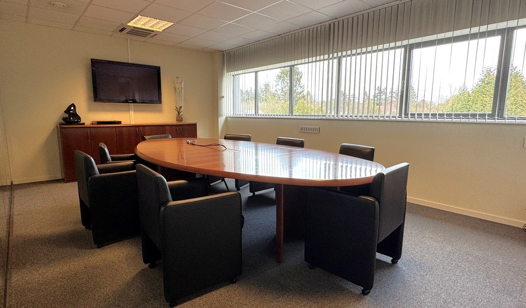 Ingedeelde kantoorruimte met parking te huur in Sint-Martens-Latem