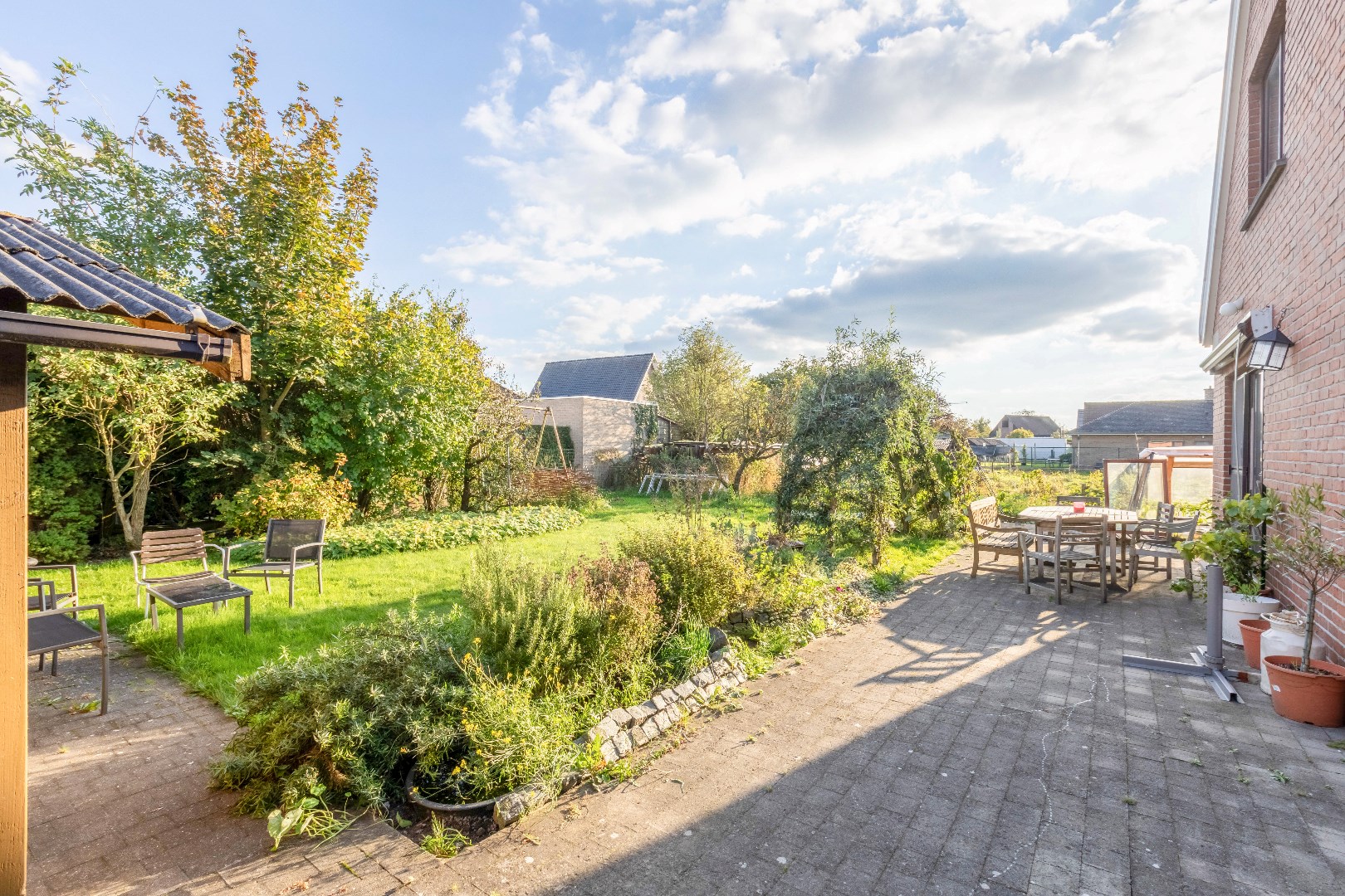 Ruime open bebouwing nabij het centrum van de Pinte 