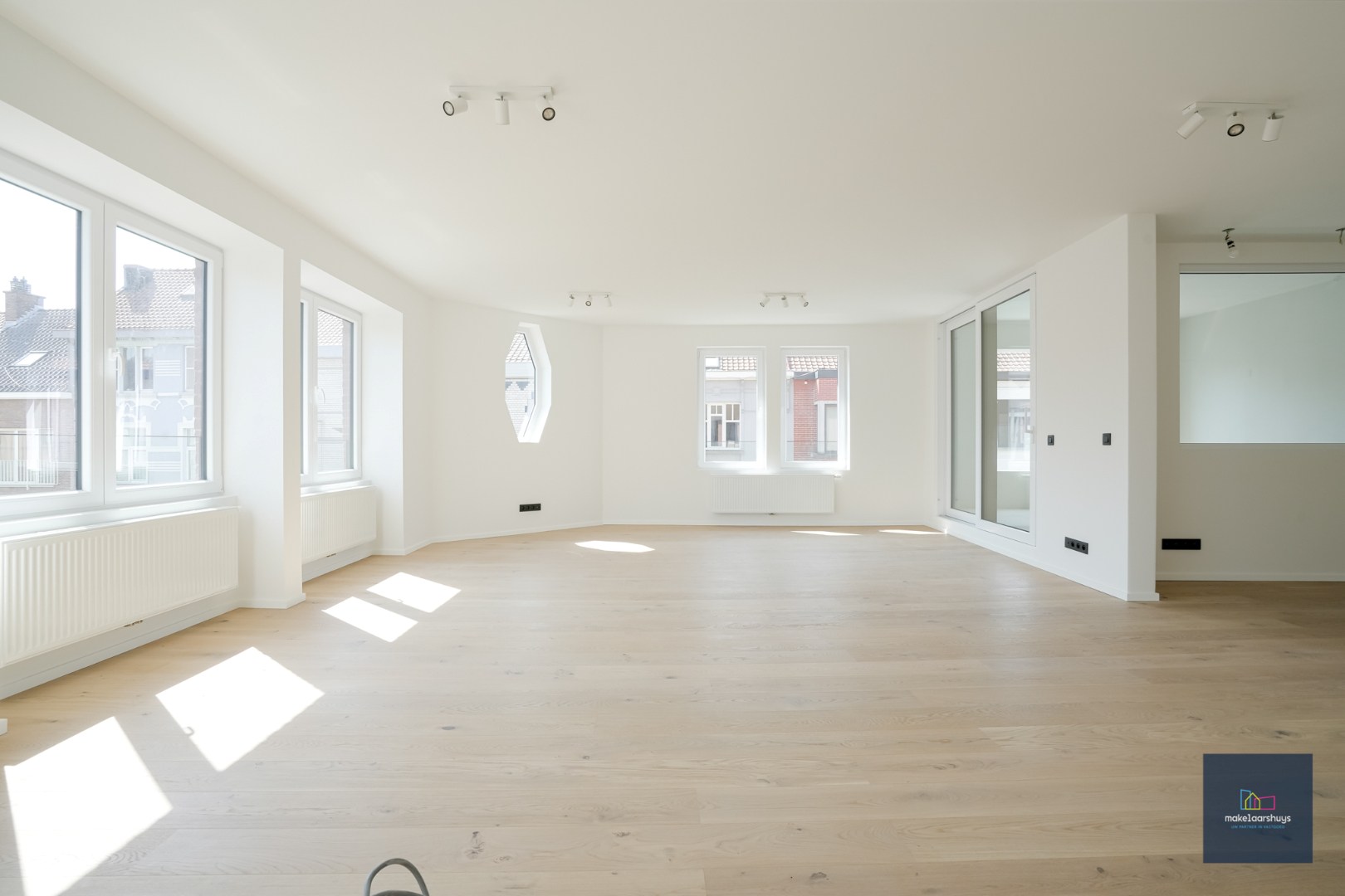 Stijlvol gerenoveerd duplex 3 slaapkamerappartement  met terras 