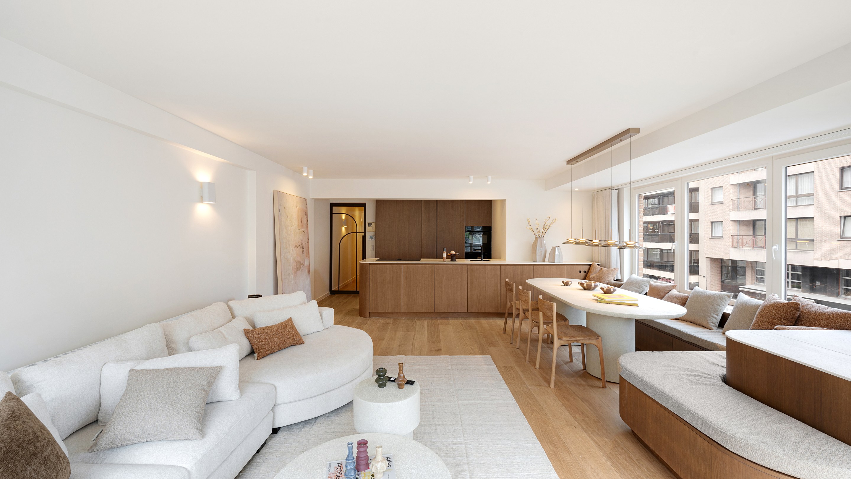 Stijlvol gerenoveerd hoekappartement met 3 slaapkamers in hartje Knokke. 