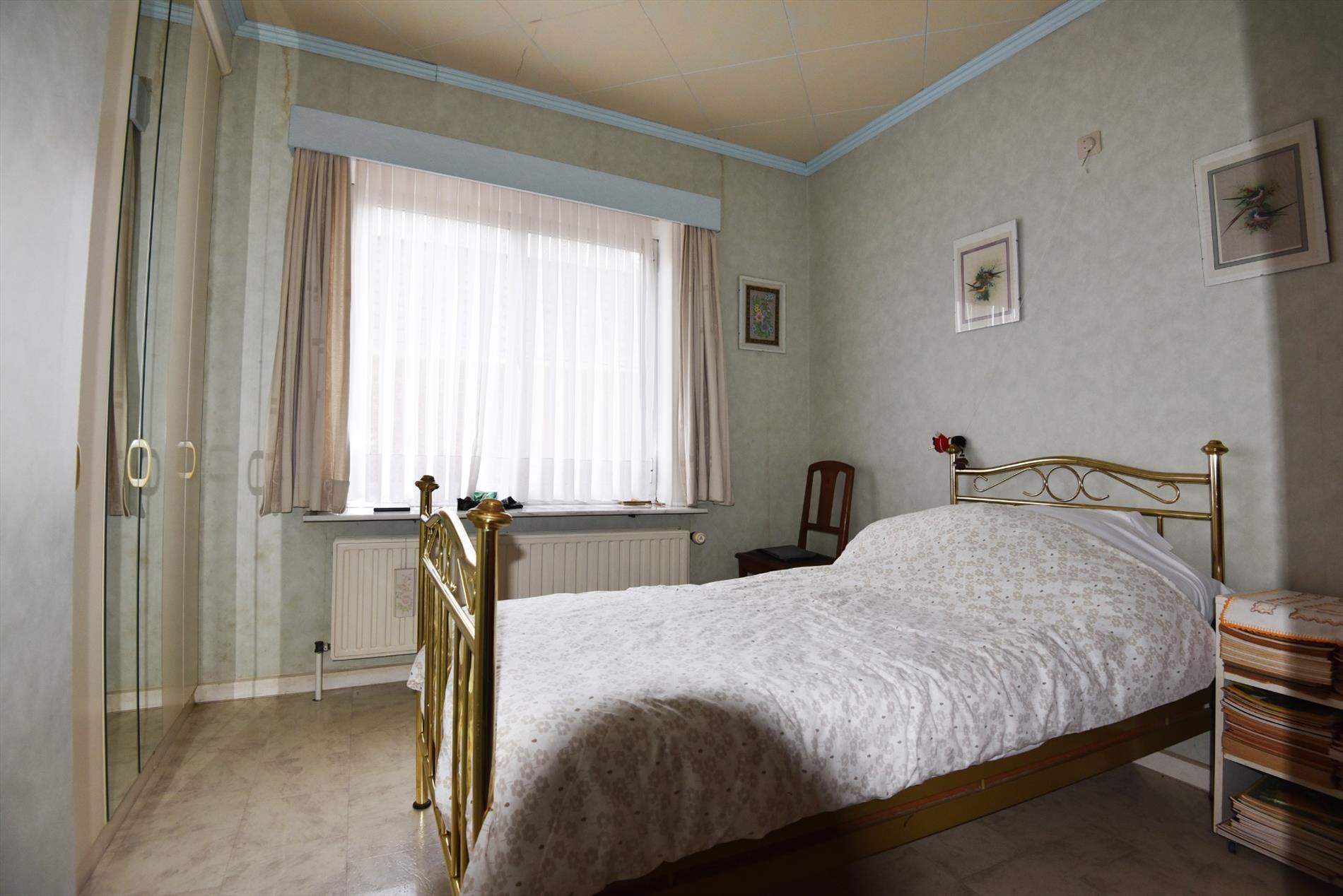 Ruime bungalow met 3 slpks, garage en tuin te WATERVLIET. 