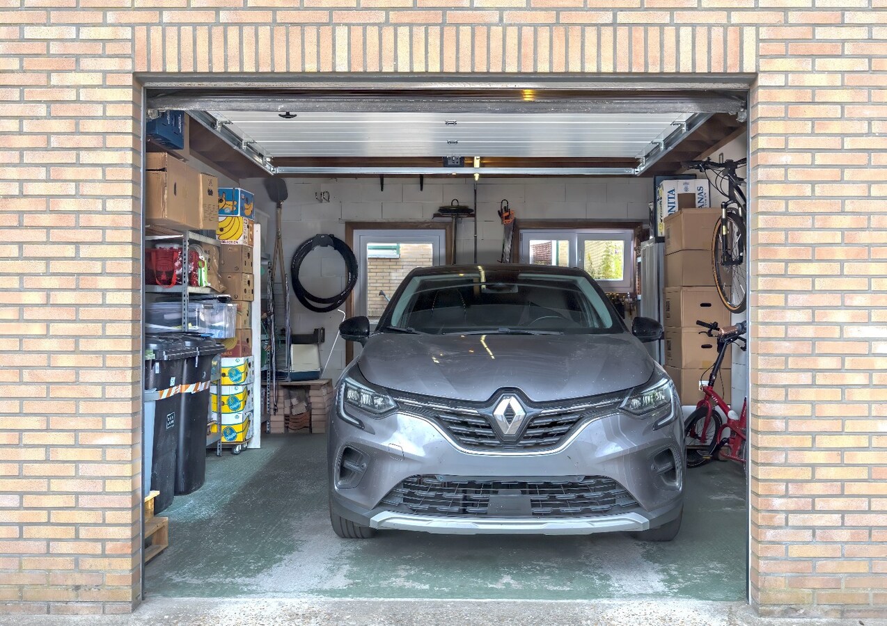 Gezellige rijwoning met garage in het charmante Sluis, op slechts 5 km van Knokke-Heist. 