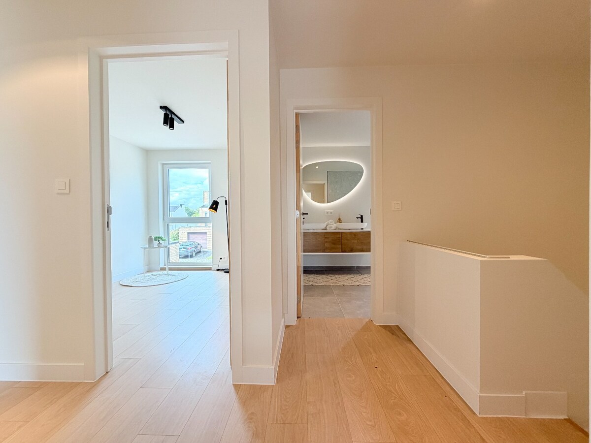 Fantastische 4-slaapkamerwoning in gegeerde buurt te Heule *** NONO INSPIRED *** 