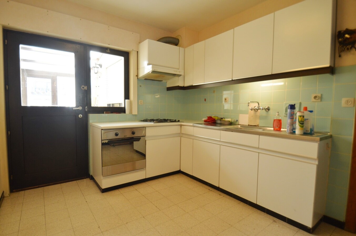 Te renoveren, gelijkvloers appartement met tuin - Knokke 