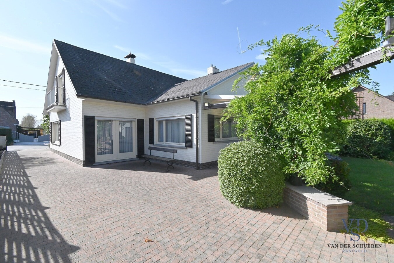 Goed gelegen, degelijke Open Bebouwing. 