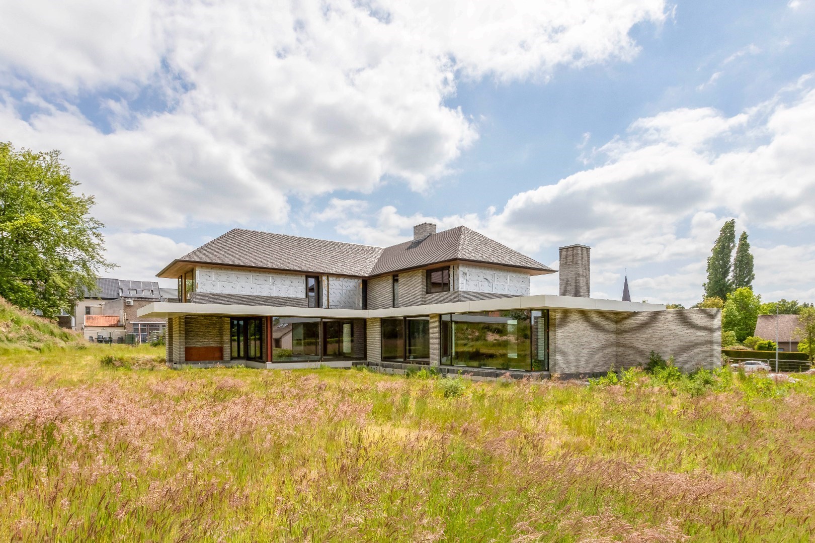 Unieke kans : exclusieve  riante villa  1400m²  by Artea en Piet Bailyu Architects 