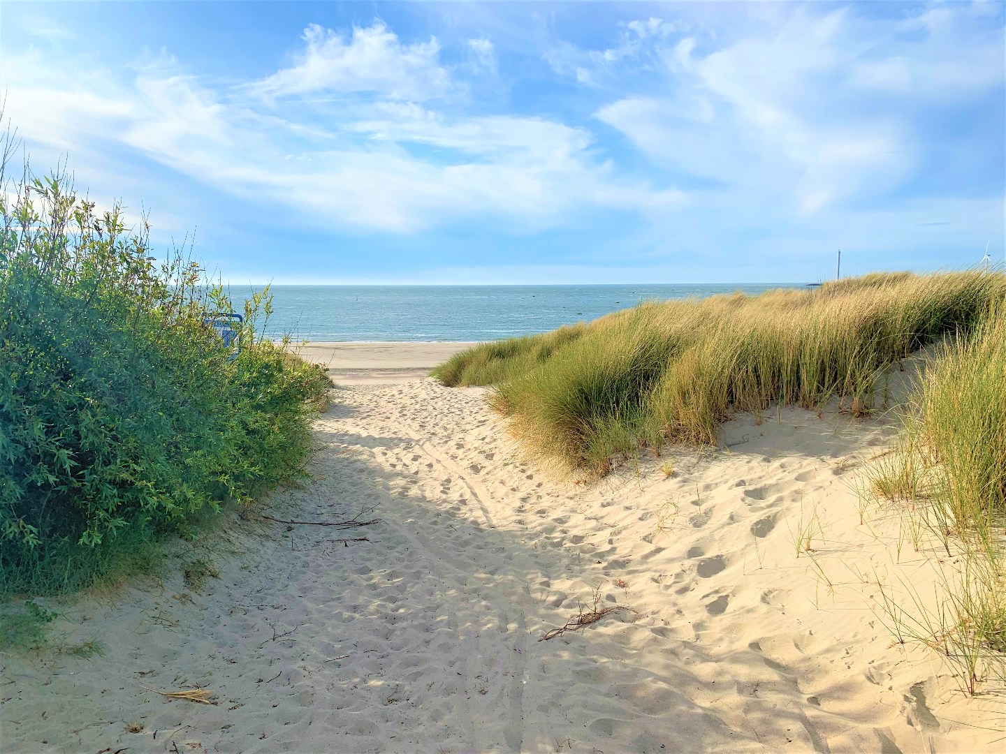 T.A. Makelaardij biedt aan – Chalet JD12-: Op een schitterende locatie in een goed verzorgd recreatiepark aan de kust van Walcheren bieden wij dit leuke chalet aan. 