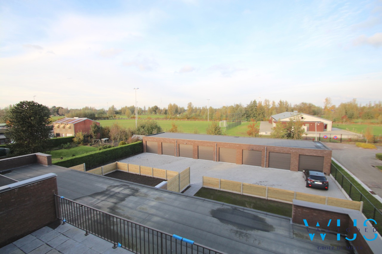 Prachtige duplex + garage in het rustige landelijke OOSTEEKLO 