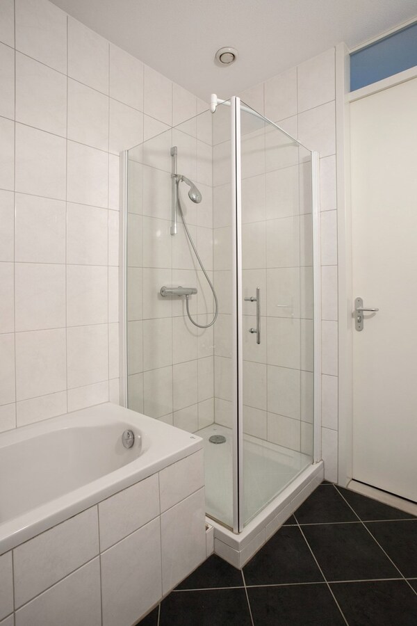 Op de tweede verdieping van appartementencomplex Molenstaete in Lieshout gelegen royaal appartement (2 slaapkamers). 