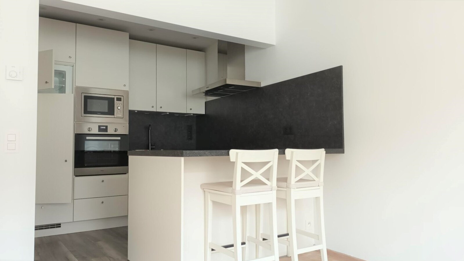 Knus gerenoveerd appartement in centrum Hasselt, vlakbij gezellige terrasjes, restaurants en winkels. 