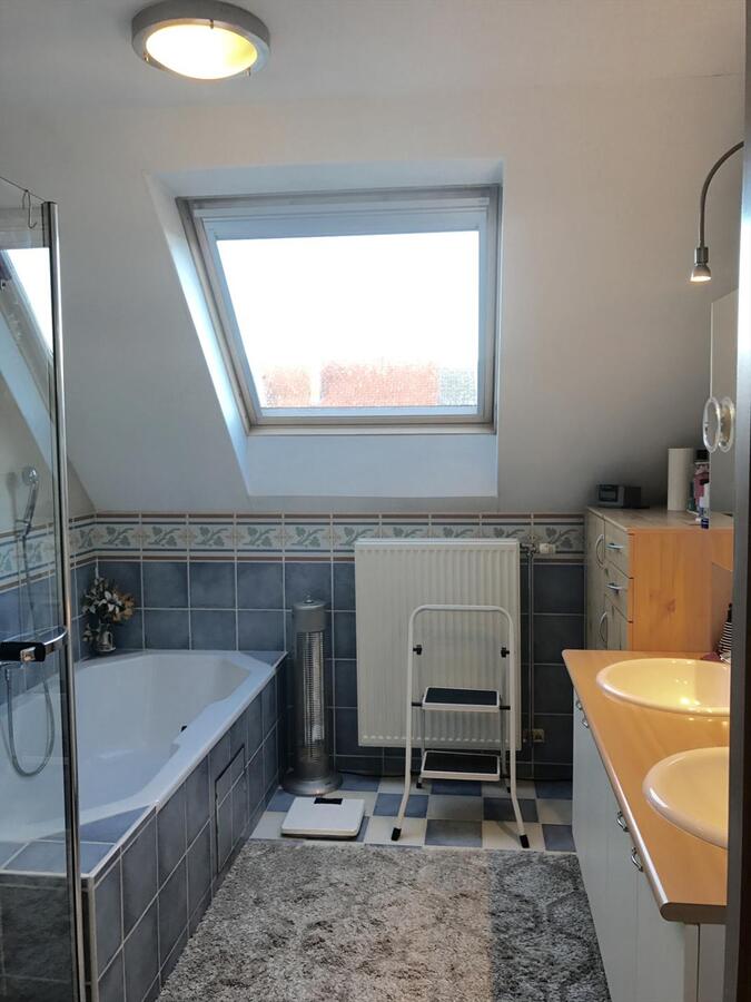PRACHTIGE BEL-ETAGE WONING TE BREDENE DORP 
