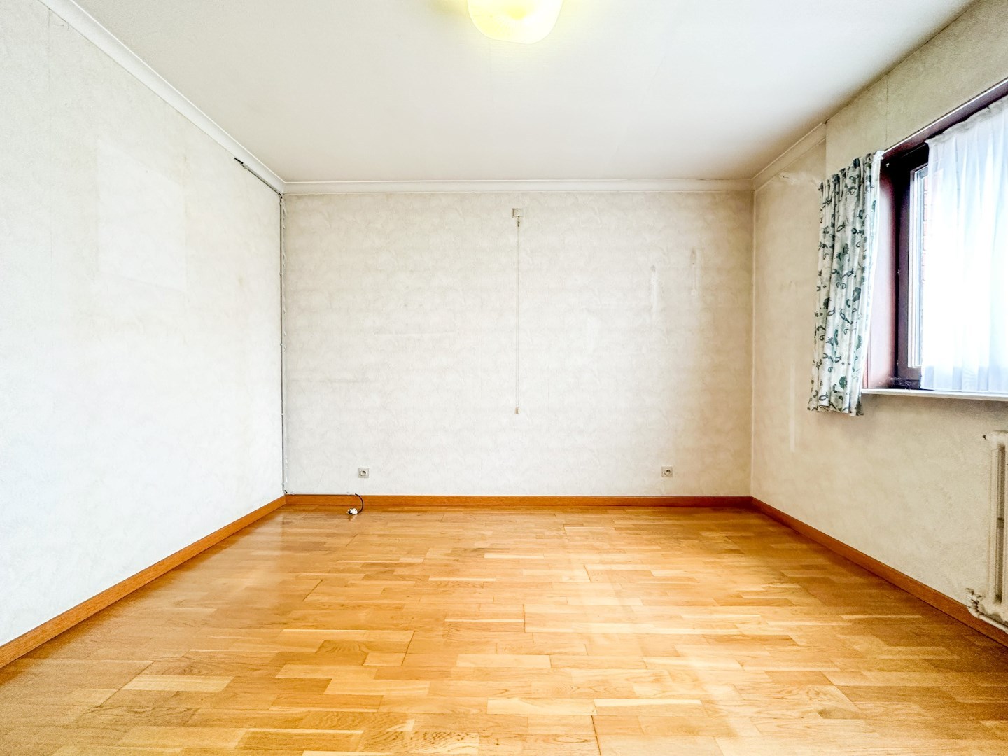 Stadswoning met potentieel, private garage, terras en tuin, mét lift, Torhout 