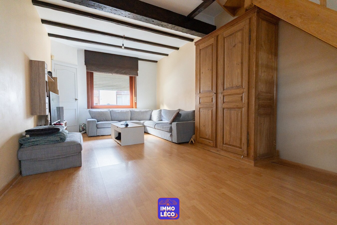 Maison offrant de beaux volumes avec grand jardin. 