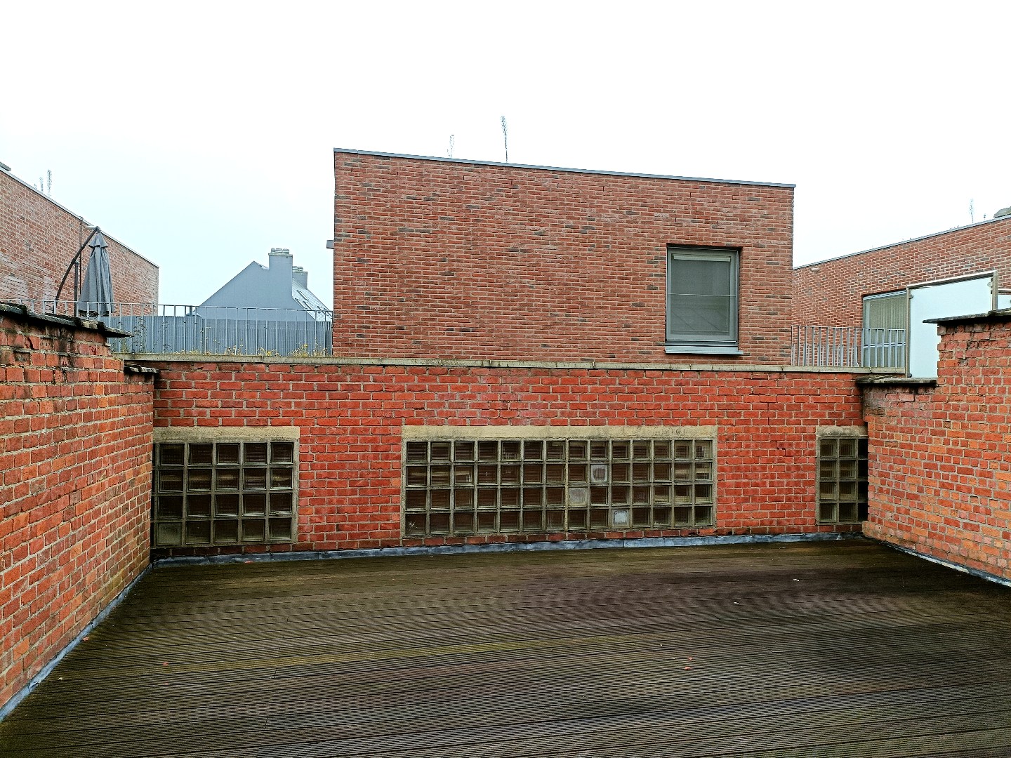 MOOI APPARTEMENT MET GROOT TERRAS IN HET CENTRUM 