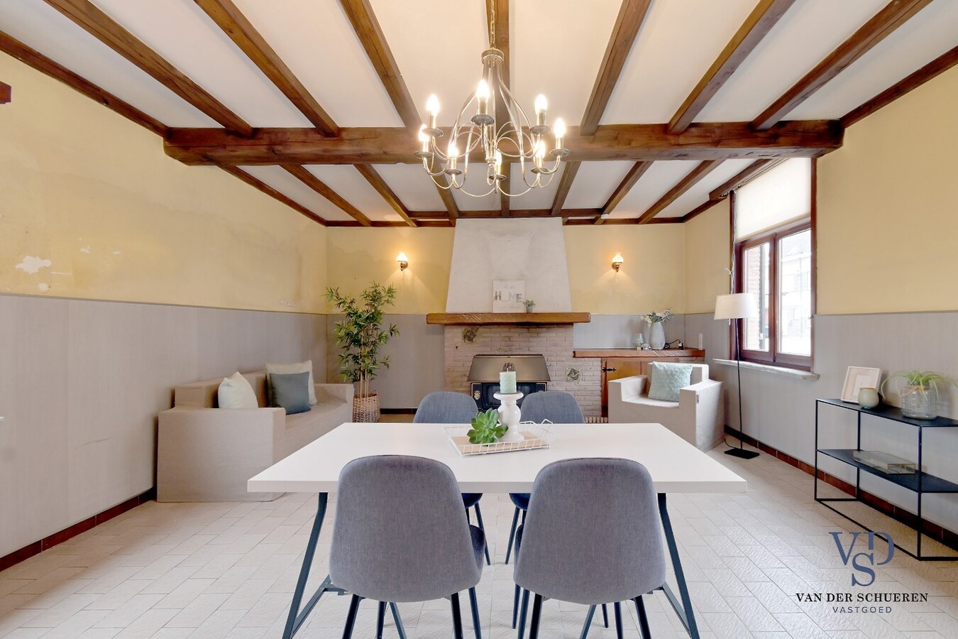 Te renoveren woning met centrale ligging 