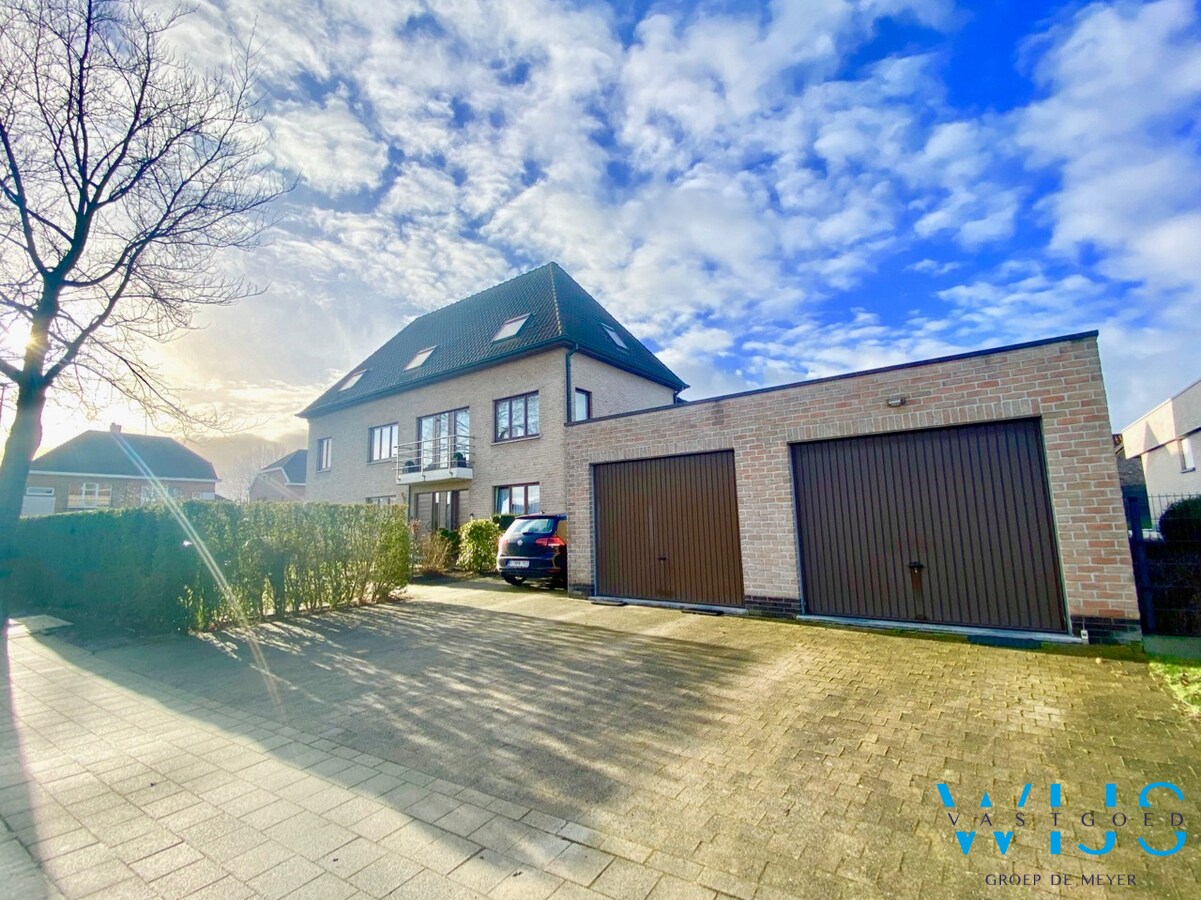 Ruim &amp; energiezuinig 2 slaapkamerappartement te EVERGEM ! 