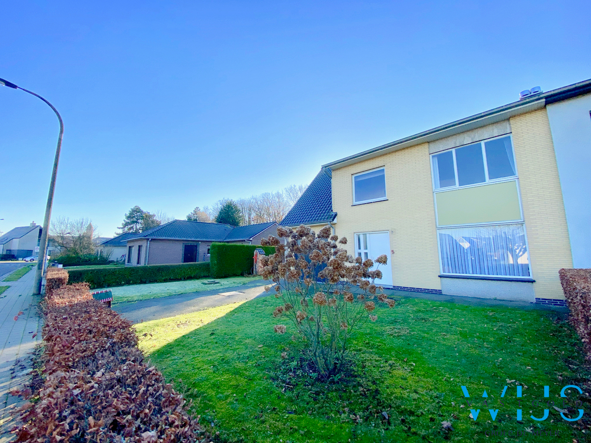 Stevige ruime gezinswoning op een prachtig perceel te KLUIZEN ! 