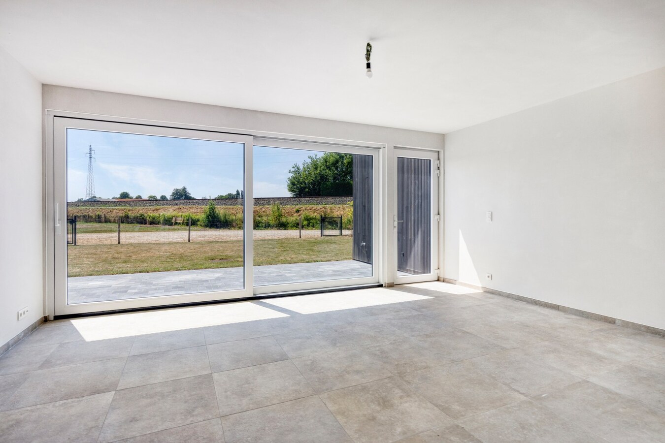 Verkoop onder registratierechten: nieuwe instapklare woning in Etikhove 