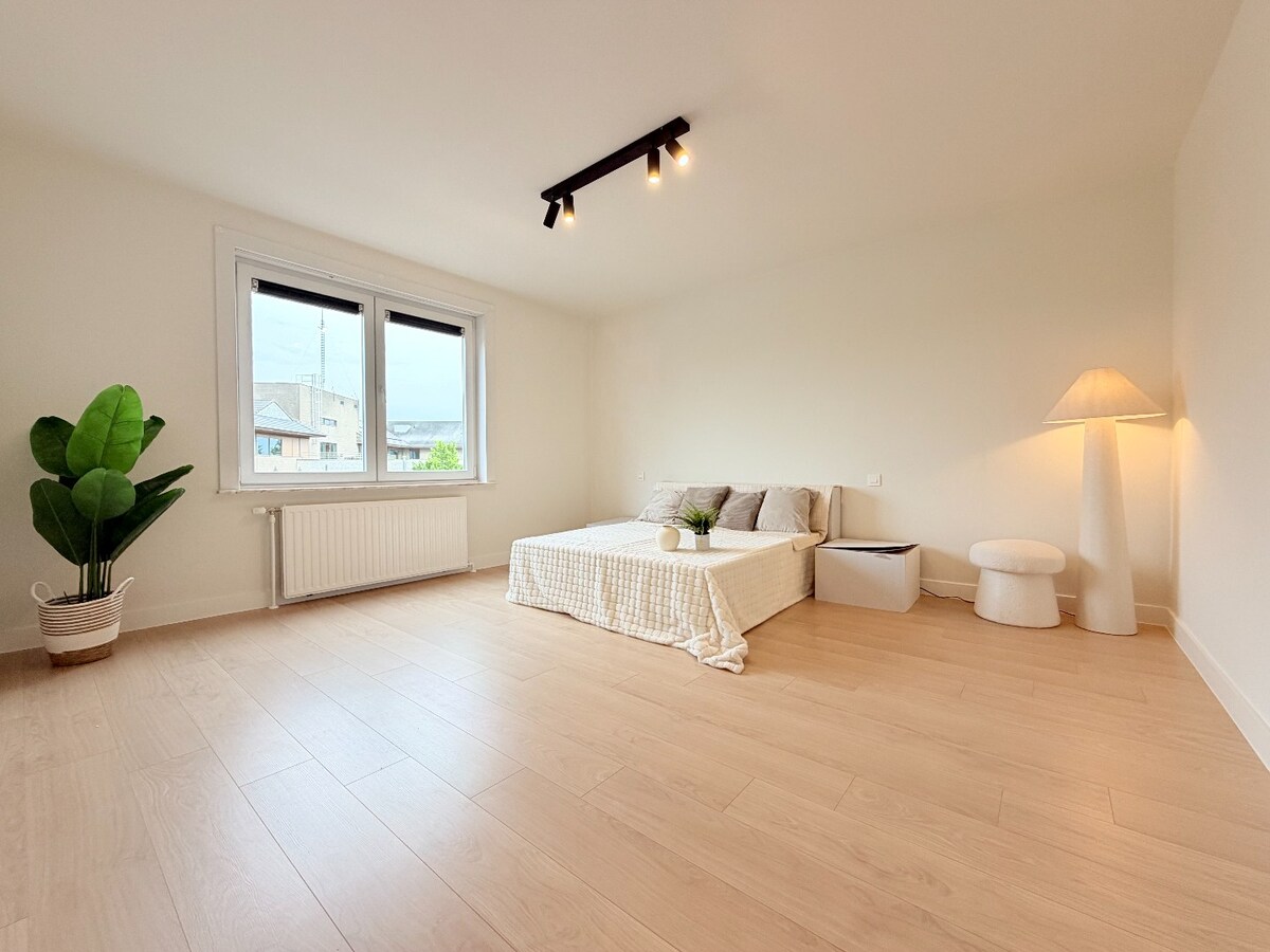 Fantastisch superruim leefappartement in hartje van Gullegem ! *** NONO INSPIRED *** 