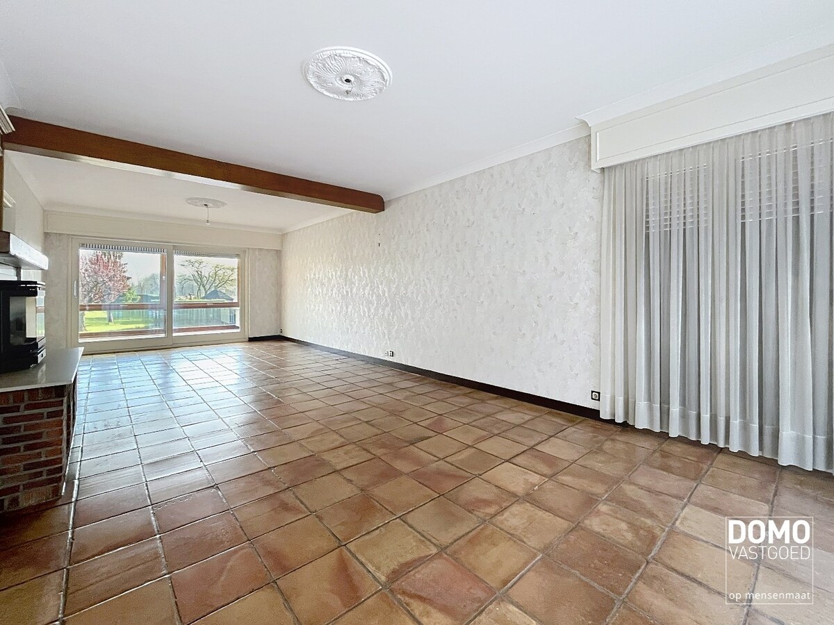 INSTAPKLARE GEZINSWONING MET RUIME GARAGE, KELDER &amp; TUIN TE HERK-DE-STAD 