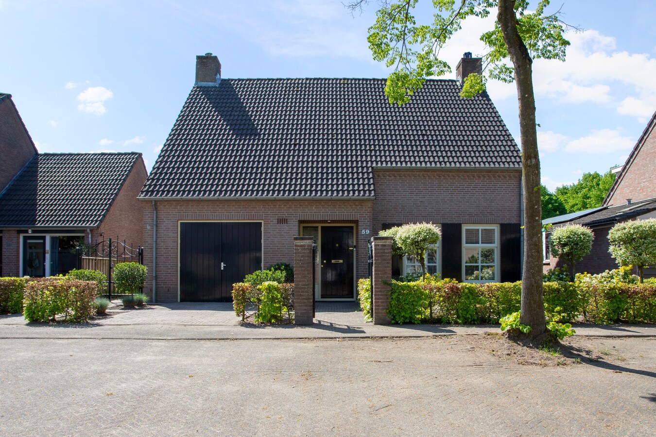 Royale vrijstaande woning gelegen op een perceel van 671 m2 met de tuin op het zuiden! 