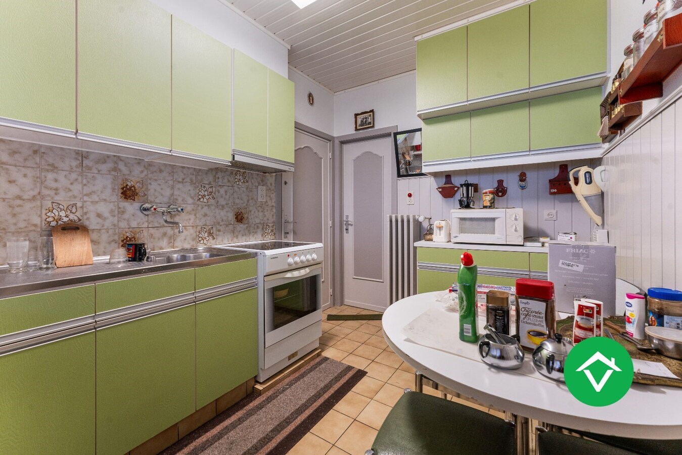 Ruime gezinswoning met vier slaapkamers en werkruimte te Kortemark 