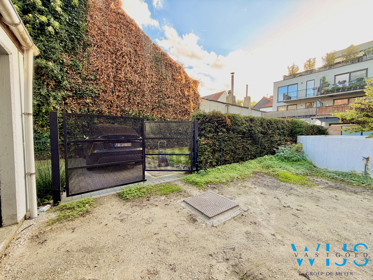 Ruim gelijkvloers appartement met tuin en 2 parkeerplaatsen in Gent! 
